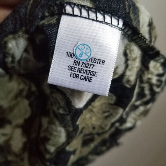 SIMPLY VERA by VERA WANG | floral tee shirt olive green sz XS - Picture 4 of 5